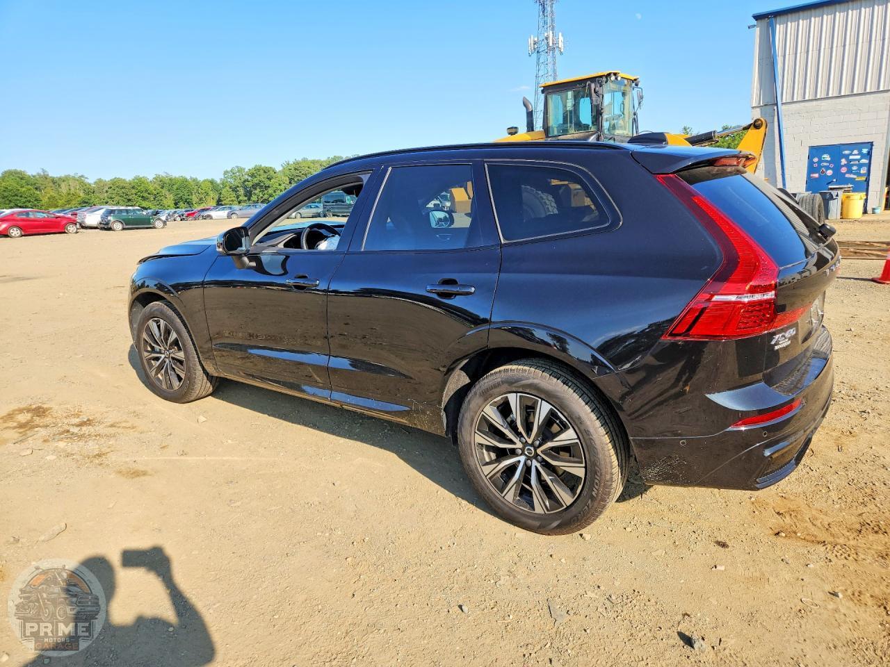 2025 VOLVO XC60 — фото 1