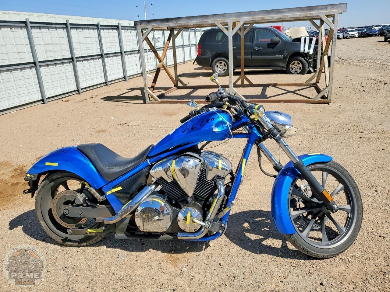 2016 HONDA VT1300 — фото 1