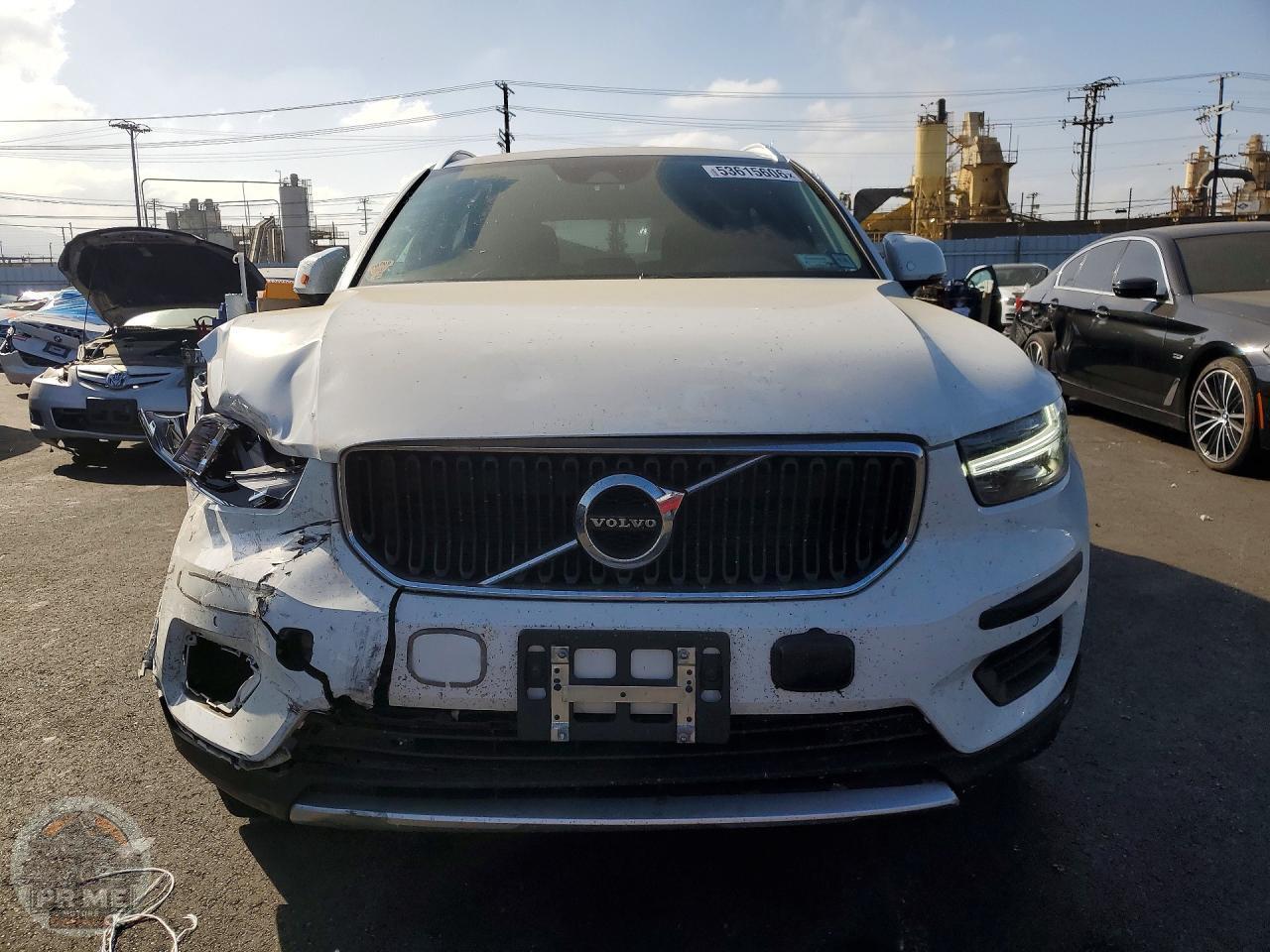 2020 VOLVO XC40 — фото 5