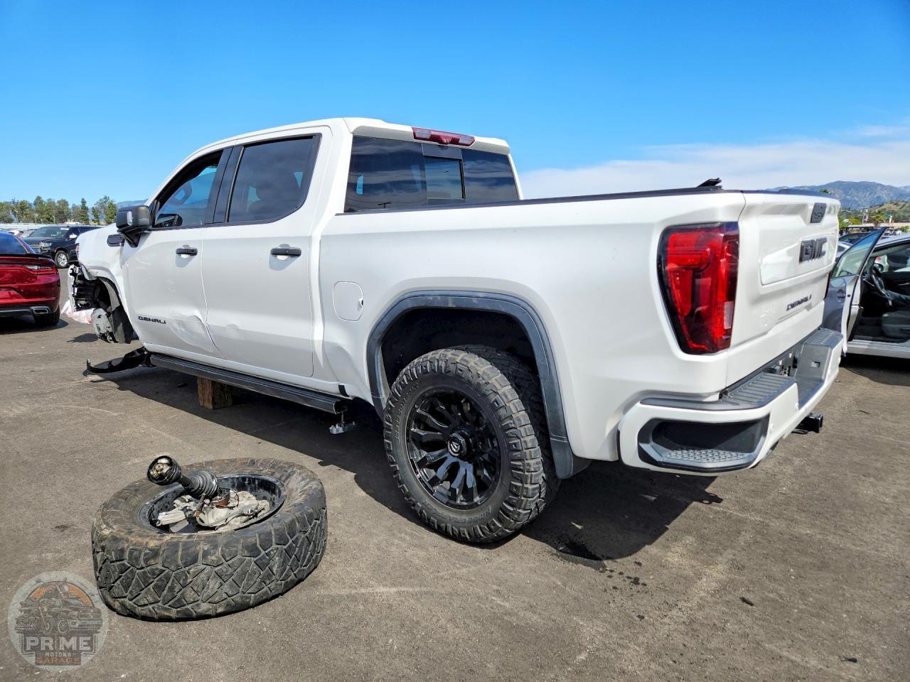 2021 GMC SIERRA — фото 2