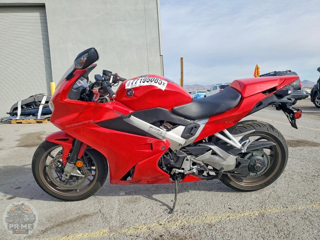 2015 HONDA VFR800 — фото 3