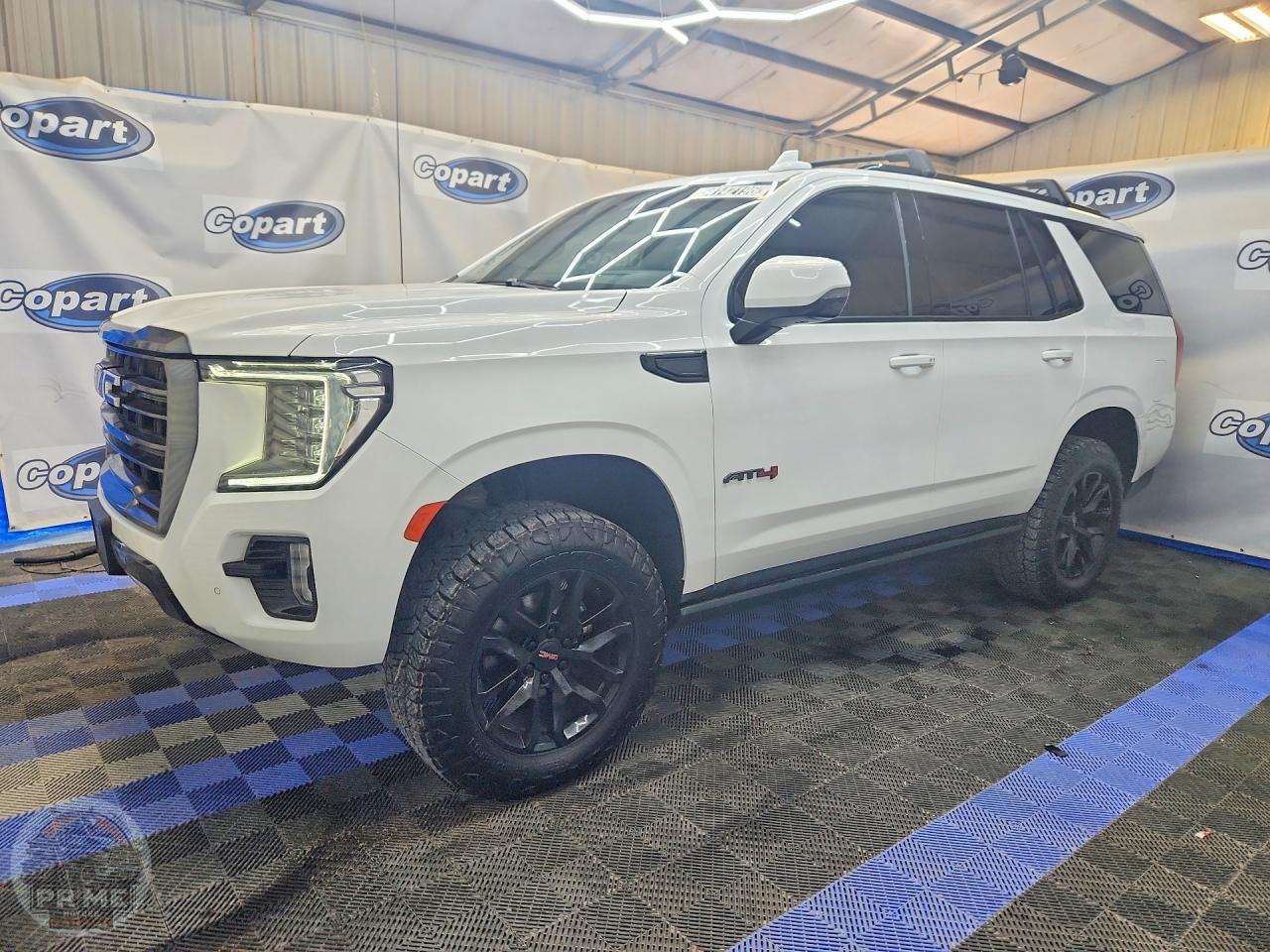 2023 GMC YUKON — фото 3
