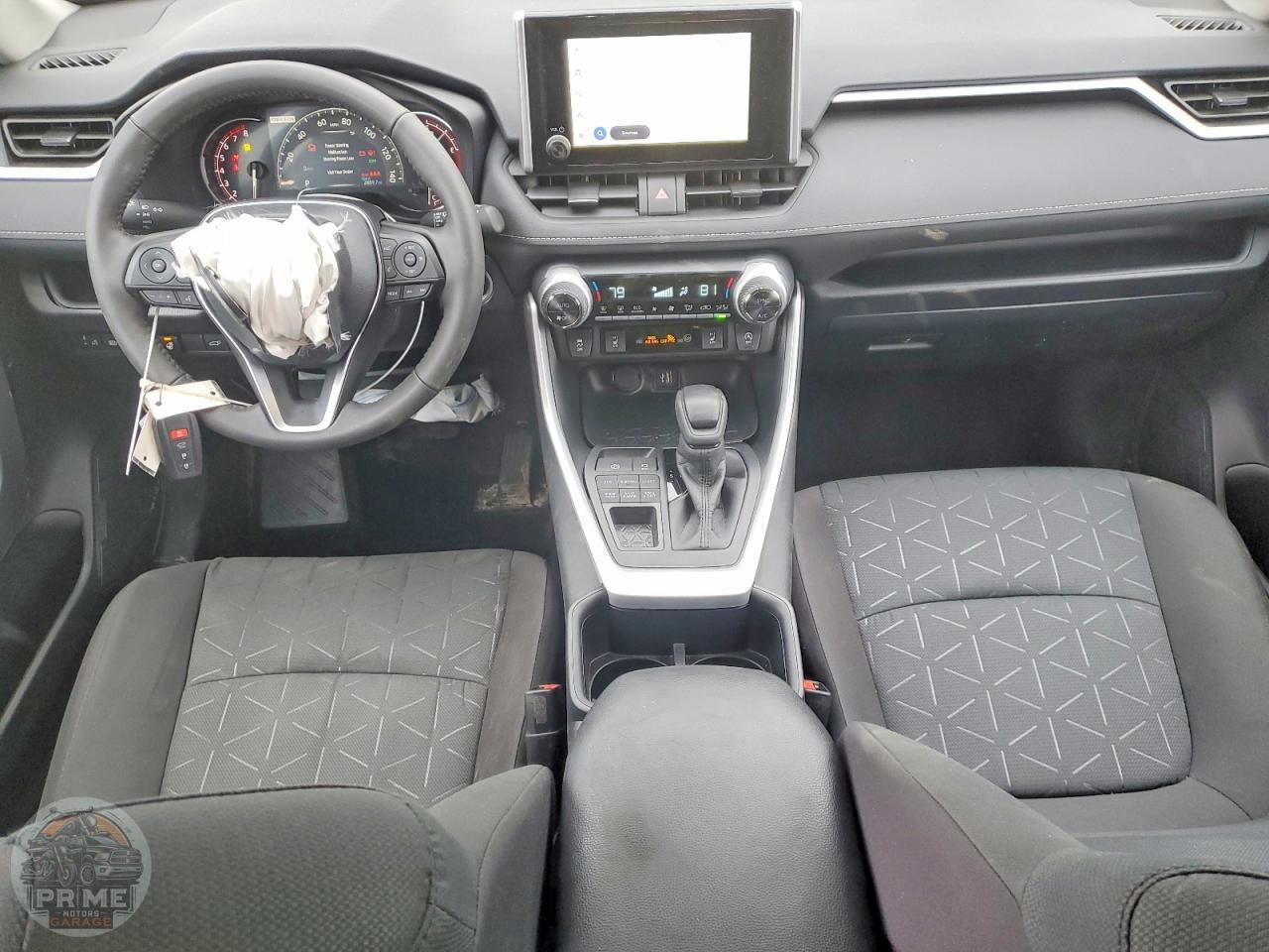 2025 TOYOTA RAV4 — фото 8