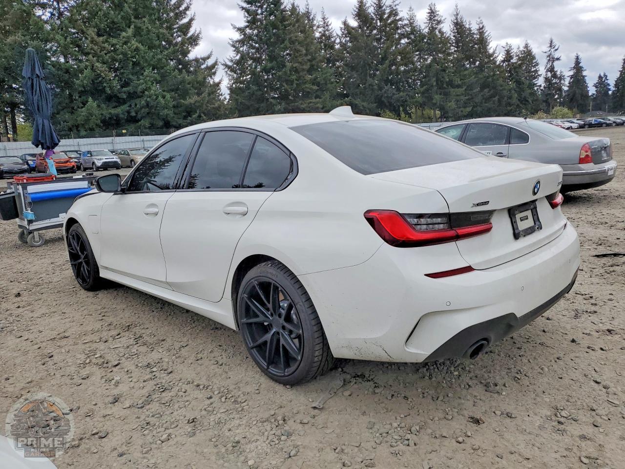 2021 BMW 3 SERIES — фото 2