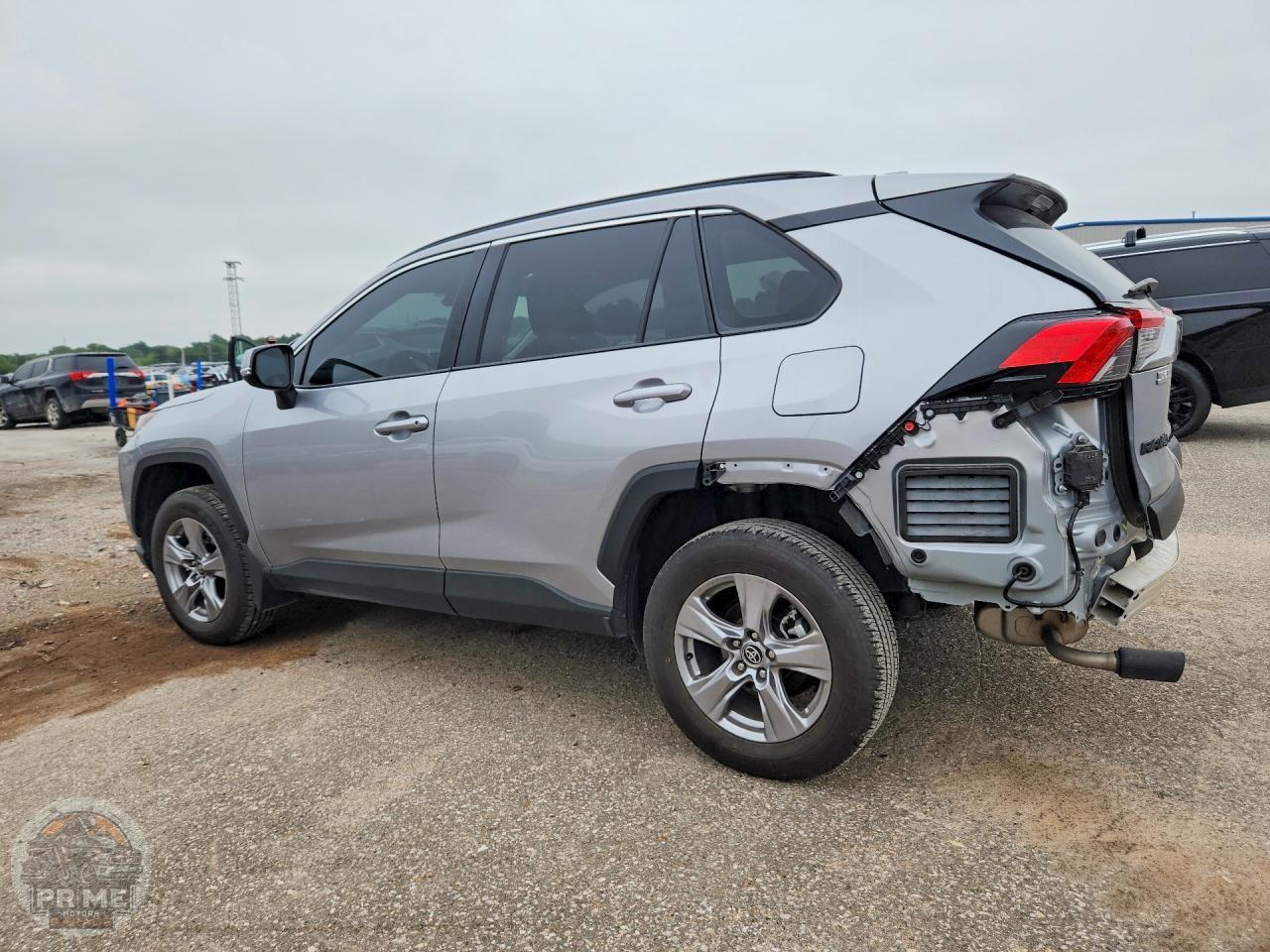 2025 TOYOTA RAV4 — фото 2
