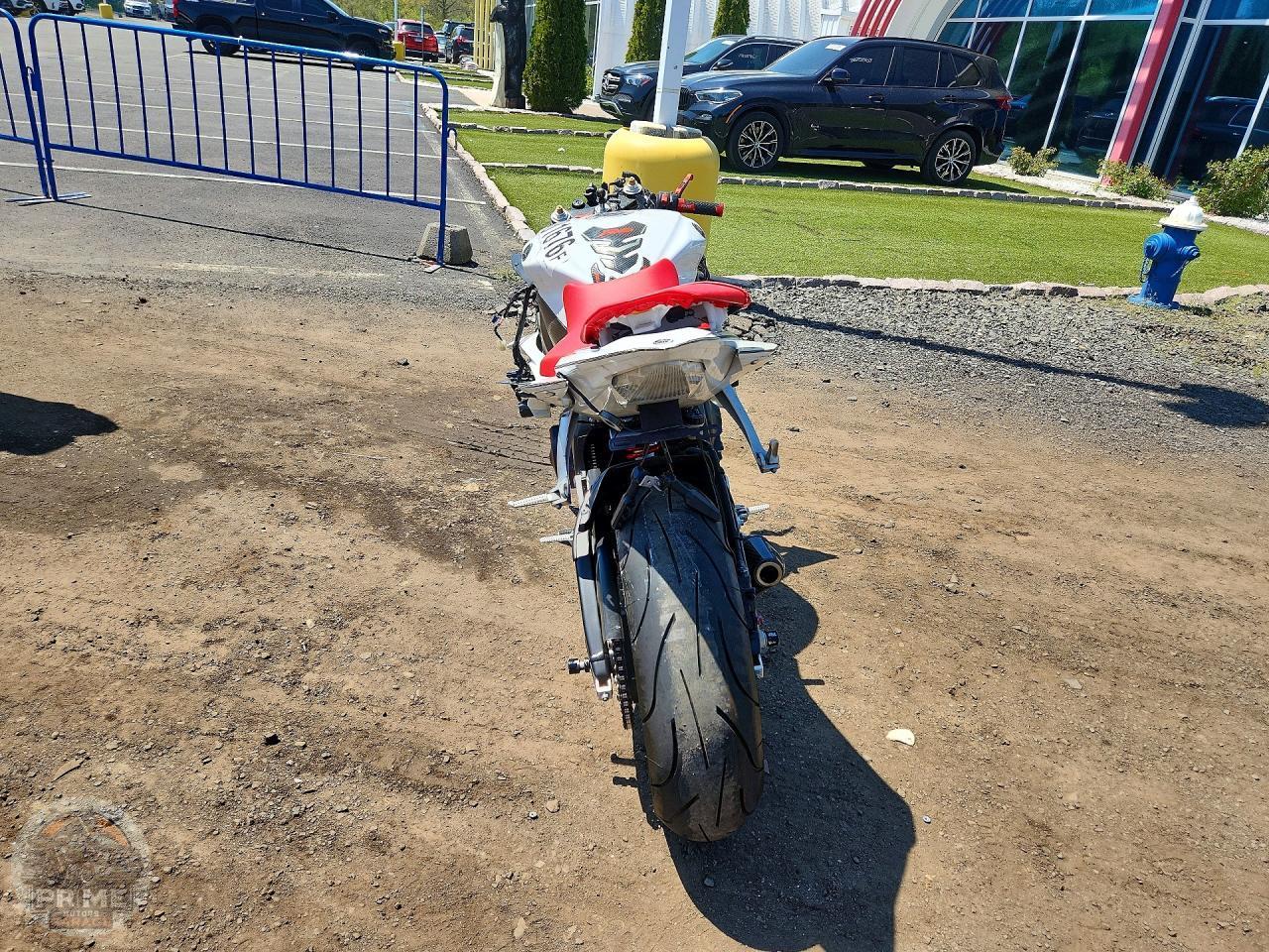 2010 YAMAHA YZFR6 — фото 8