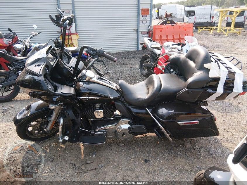 2016 HARLEY-DAVIDSON FLTRU (ROAD GLIDE ULTRA) — фото 13
