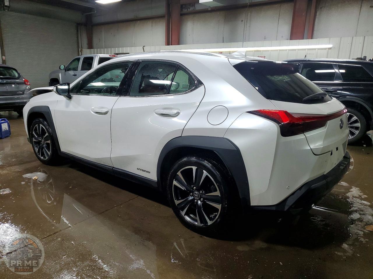 2021 LEXUS UX — фото 2