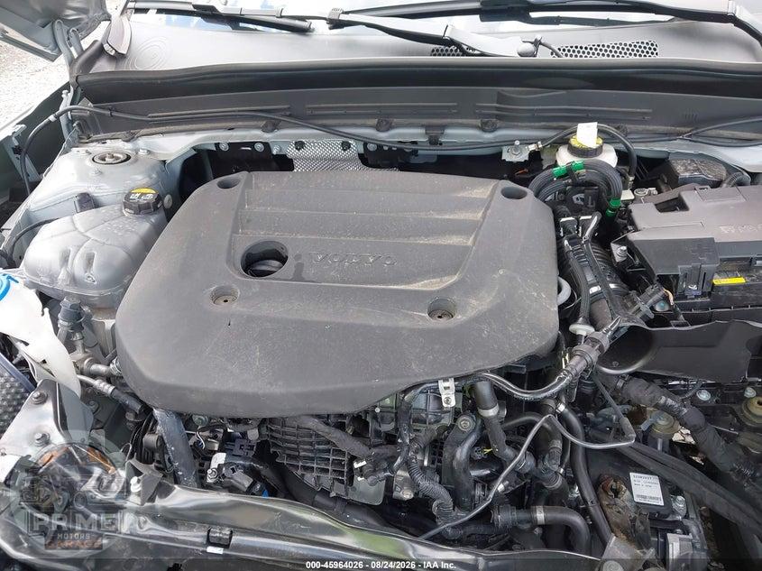 2026 VOLVO XC40 PLUS, B5 AWD GAS (MILD HYBRID), DARK — фото 10