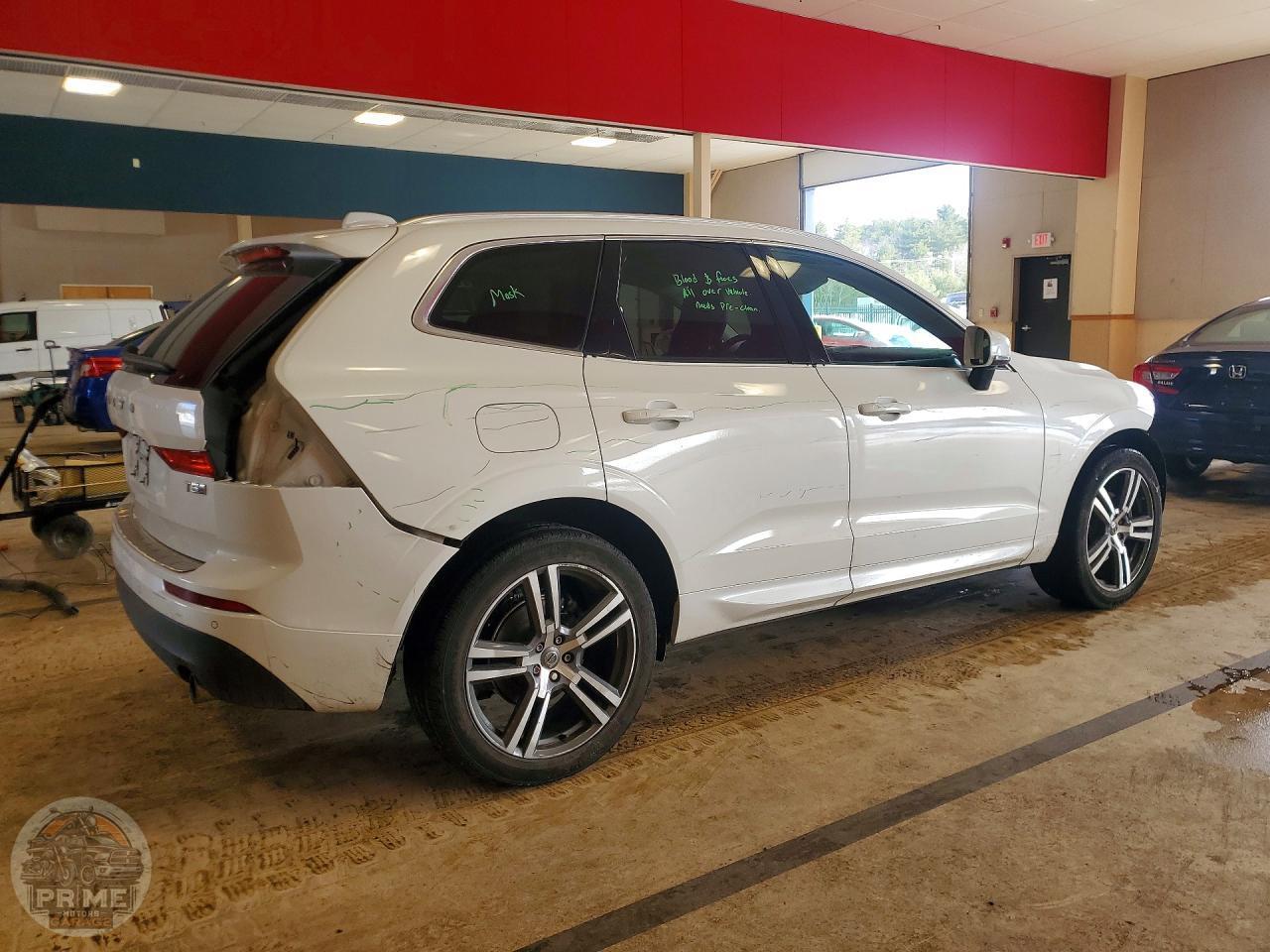 2021 VOLVO XC60 — фото 3