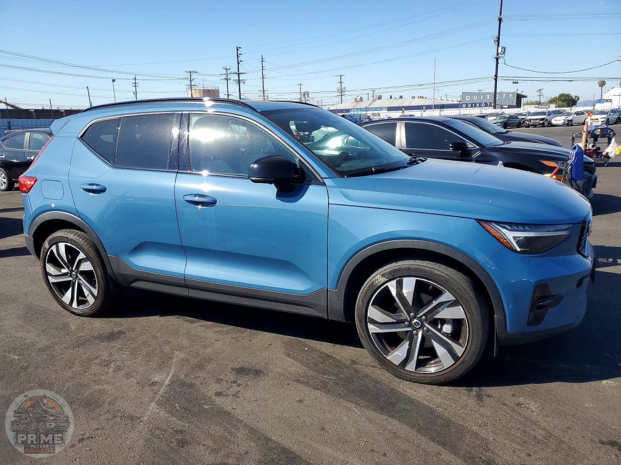 2024 VOLVO XC40 — фото 4