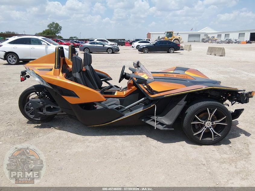 2015 POLARIS SLINGSHOT — фото 12