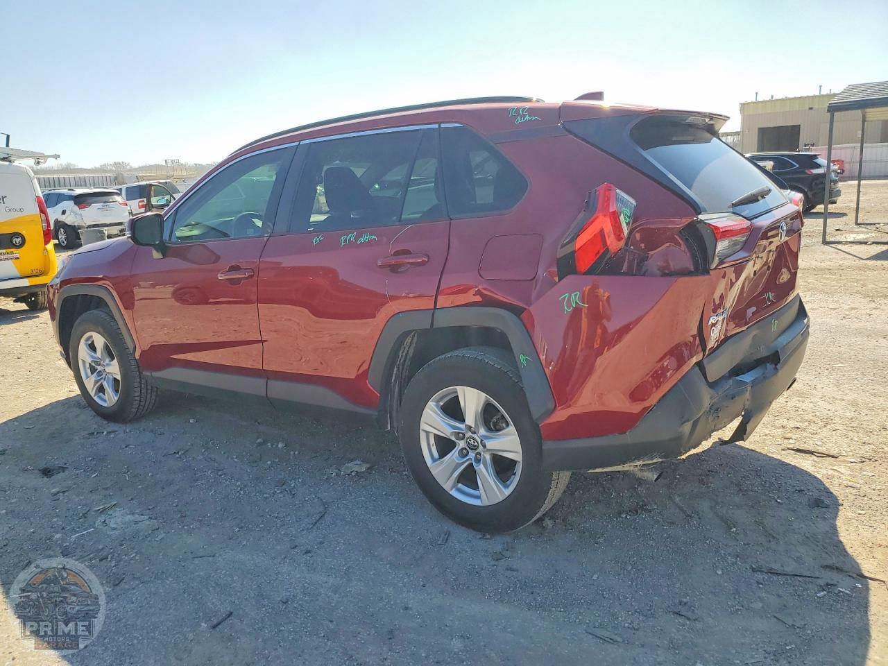 2020 TOYOTA RAV4 — фото 2
