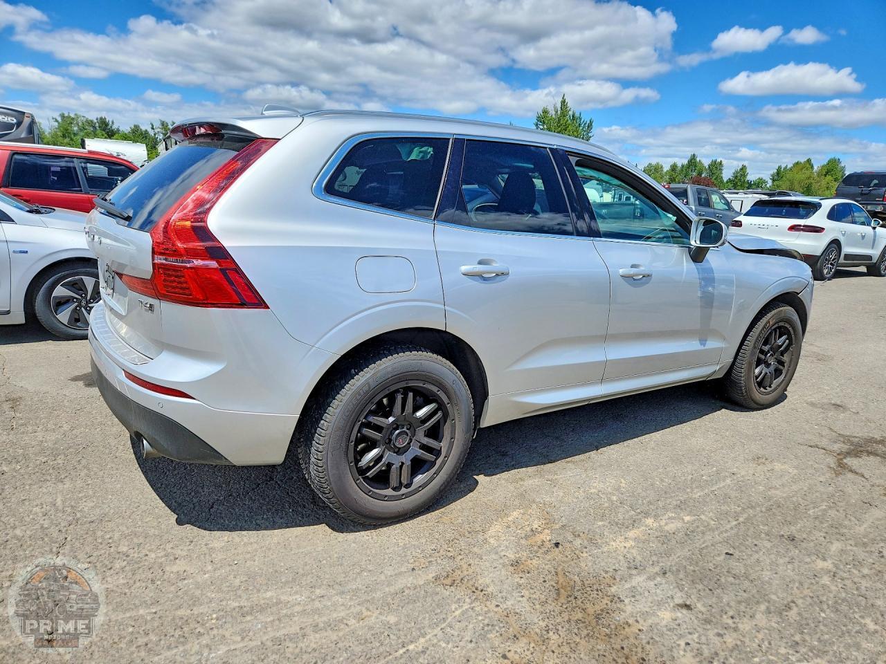 2021 VOLVO XC60 — фото 3