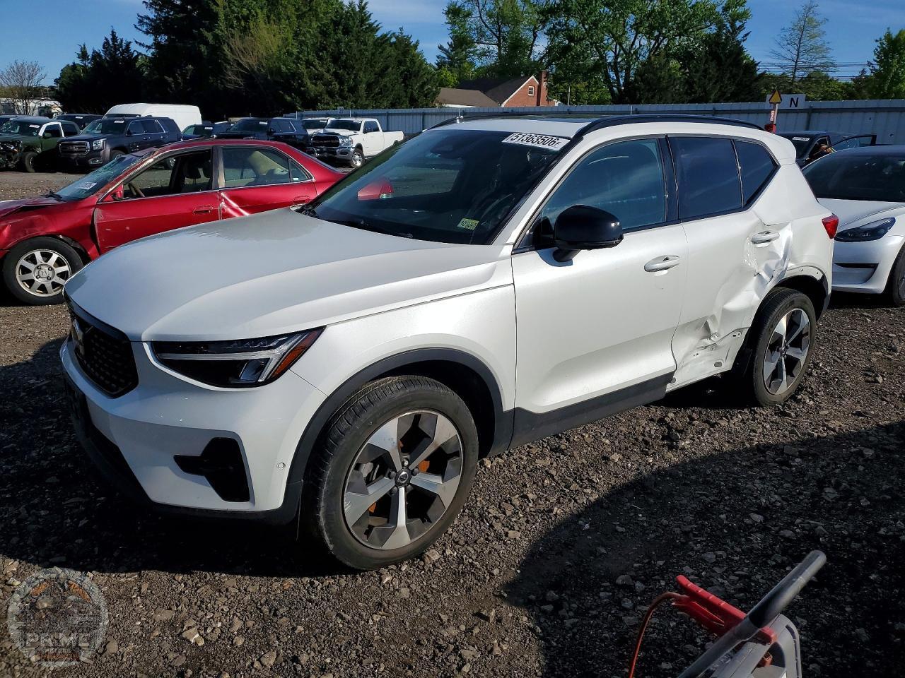 2024 VOLVO XC40 — фото 1