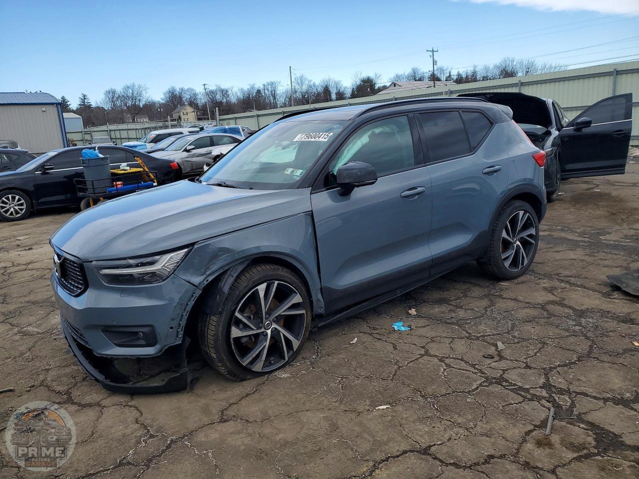 2020 VOLVO XC40 — фото 1